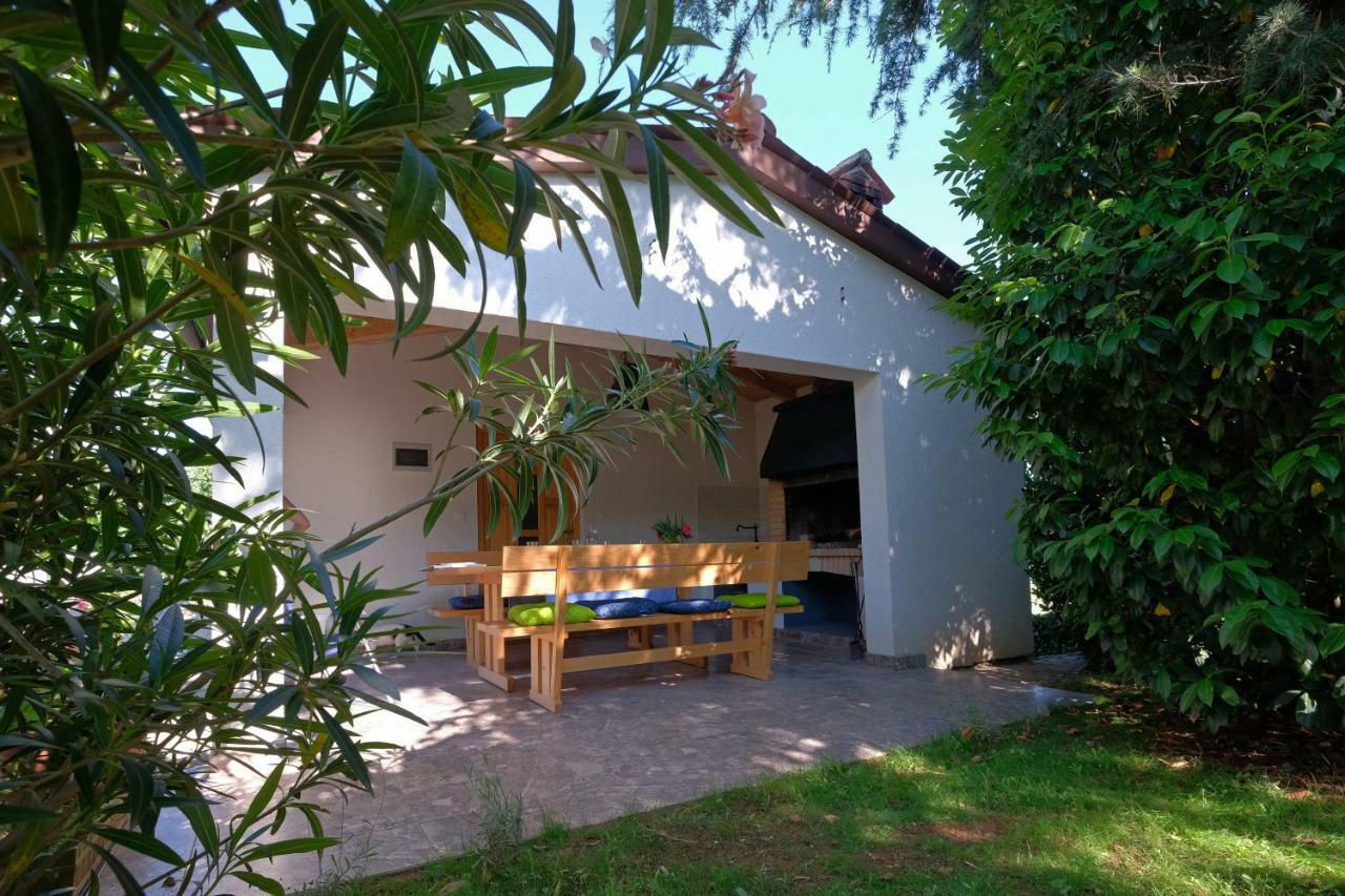 Holiday Home Kipo I Lunja Medulin Exterior photo